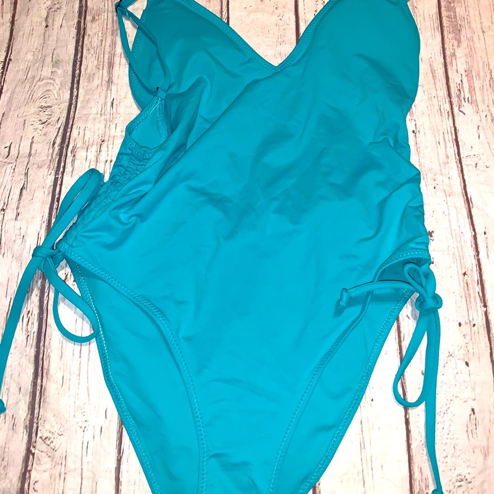 Kendall & Kylie aqua side rouche one piece swimsuit S nwt! - Picture 3 of 4